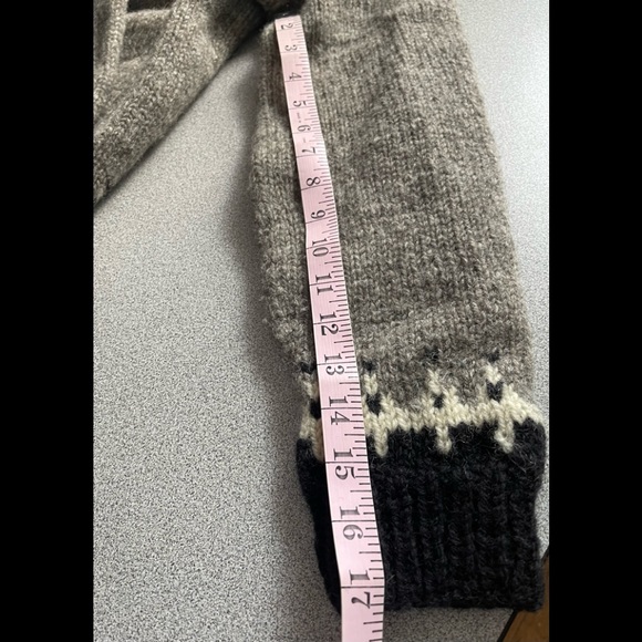 Hand Knit Fair Isles Wool Sweater - Picture 8 of 8